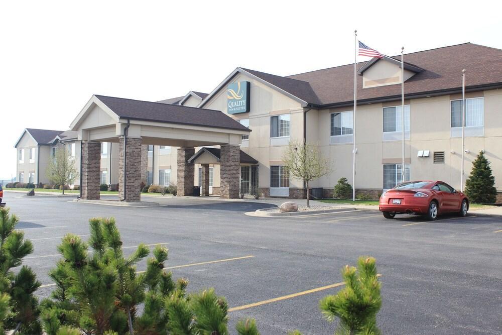 Quality Inn & Suites Lodi I-90 Exterior photo