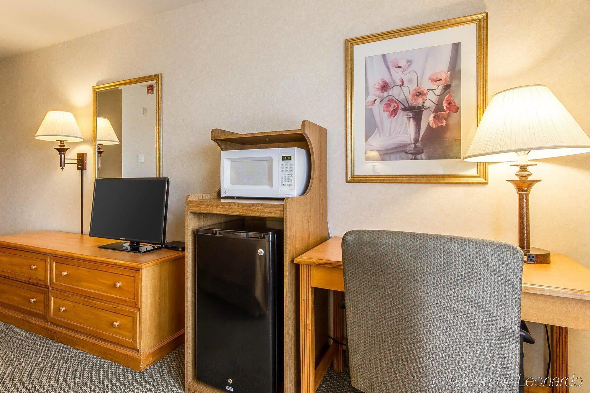 Quality Inn & Suites Lodi I-90 Exterior photo