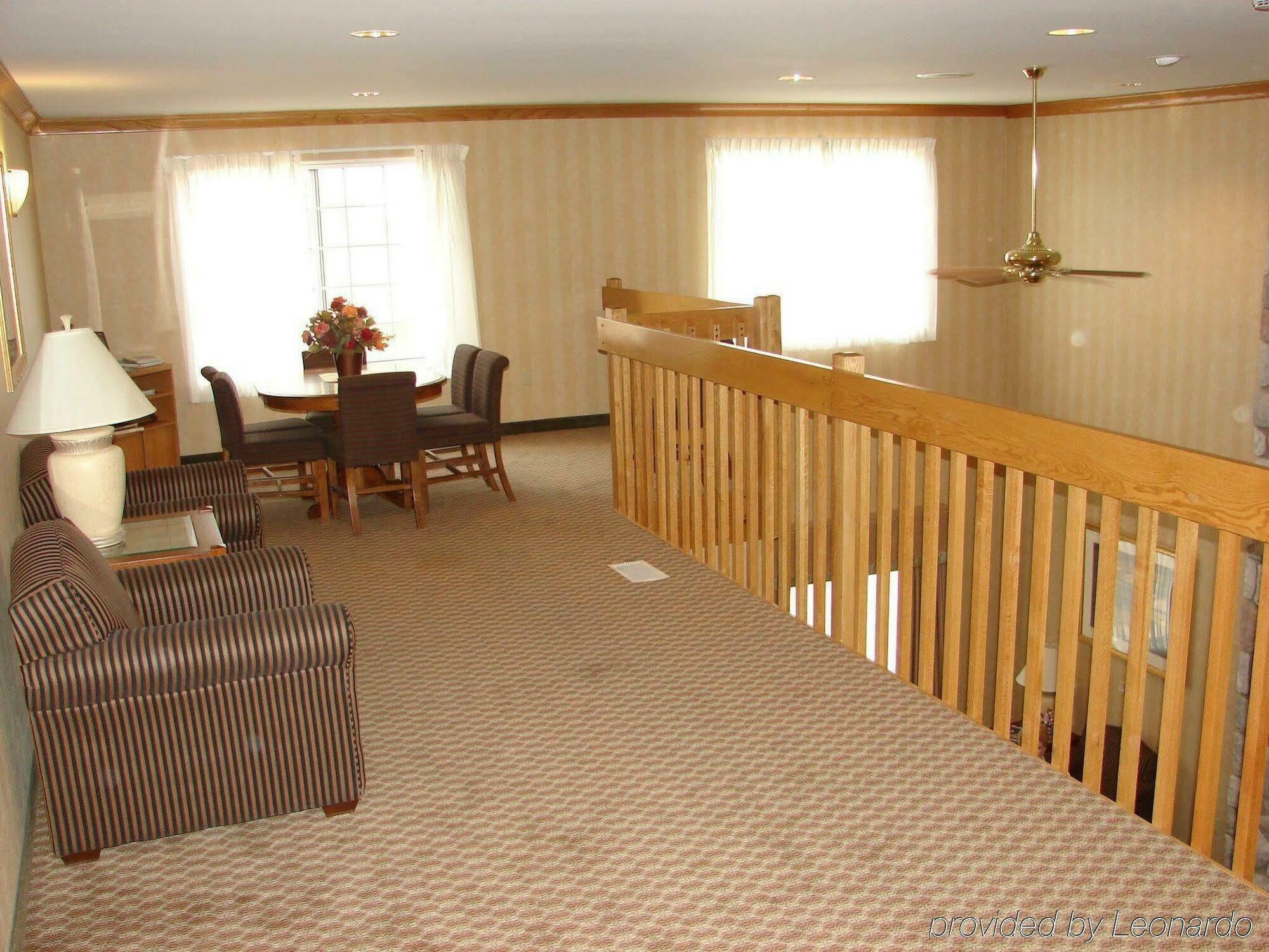 Quality Inn & Suites Lodi I-90 Interior photo